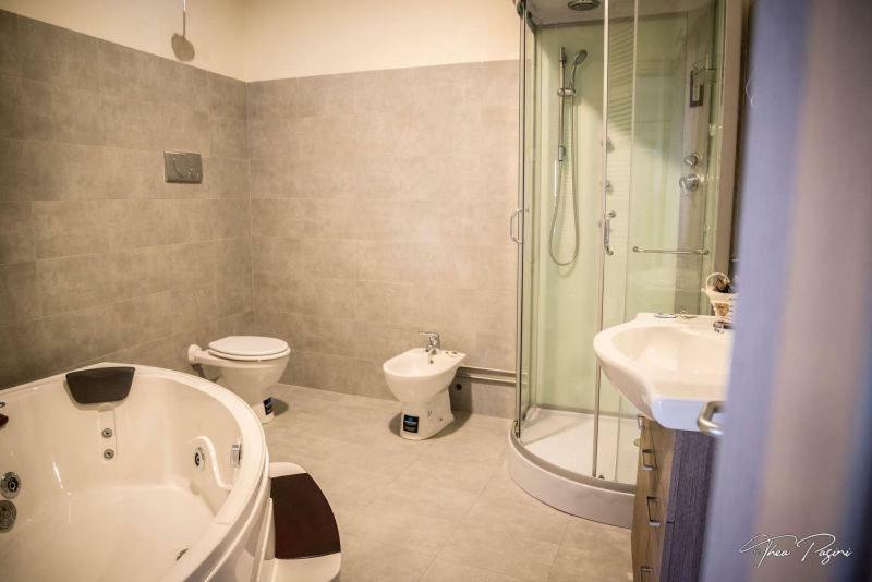 Hotel Lonatino Lonato Eksteriør bilde